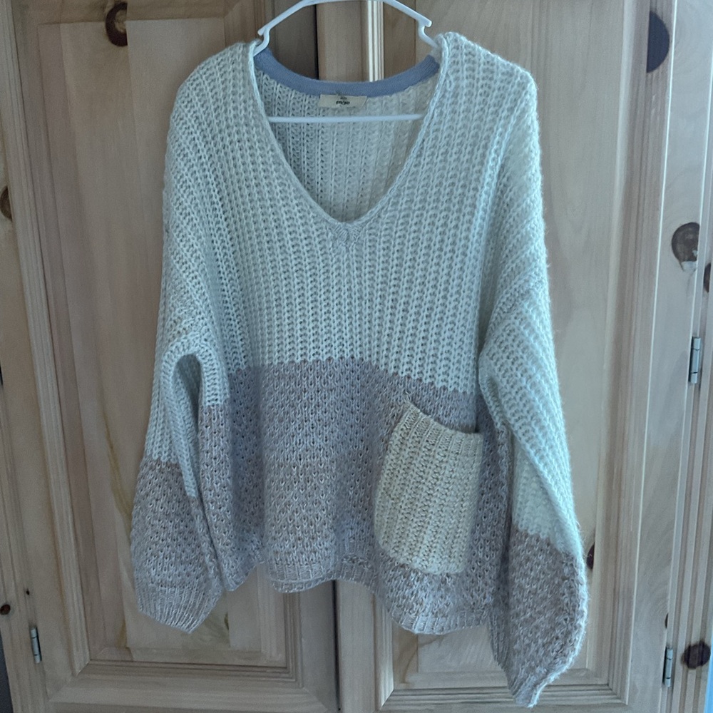 Cozy Knit V-Neck Sweater - Cream and Gray NWOT $20